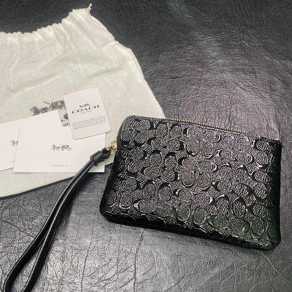 NWT - COACH Wristlet wallet - Picture 2 of 3
